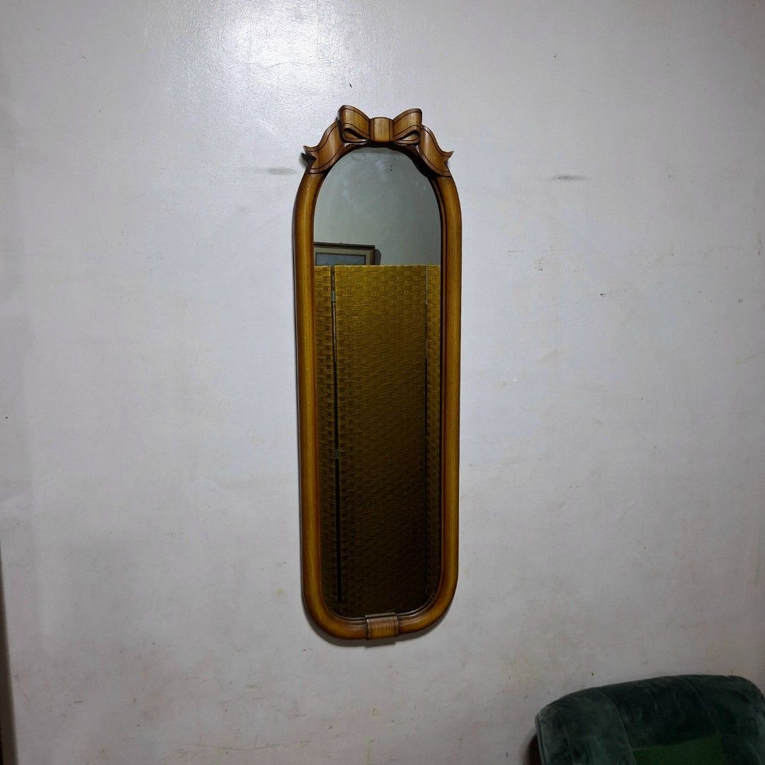 2nd hand Mid-century bow shaped hanging wall frame mirror | solid wood (Category: Mirrors) located in Bacoor. Submitted by feybelhaft (Listing ID 1390157260, Image 3). Description: 📍 𝟐𝐧𝐝 𝐂𝐡𝐚𝐫𝐦 𝐔𝐧𝐢𝐪𝐮𝐞 𝐅𝐮𝐫𝐧𝐢𝐭𝐮𝐫𝐞 📌 40B Meadowood Ave, Bacoor 🧭 Find us on 𝐅𝐁 / 𝐆𝐨𝐨𝐠𝐥𝐞 𝐌𝐚𝐩𝐬 / 𝐖𝐚𝐳𝐞 just search 2𝘯𝘥 𝘤𝘩𝘢𝘳𝘮 𝘜𝘯𝘪𝘲𝘶𝘦 𝘍𝘶𝘳𝘯𝘪𝘵𝘶𝘳𝘦 🕙 Open 𝐝𝐚𝐢𝐥𝐲 𝐟𝐫𝐨𝐦 𝟏𝟎𝐀𝐌 𝐭𝐨 𝟔𝐏𝐌 🚶‍♀️ Walk-ins, welcome