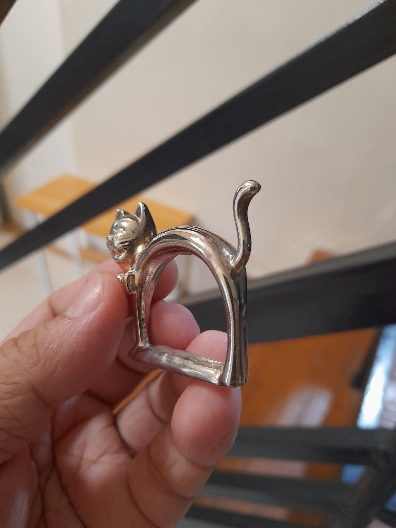 SILVER PLATED CAT NAPKIN HOLDER (Category: Other Kitchenware & Tableware) located in Bulacan. Submitted by nansantiago (Listing ID 1390034873, Image 3). Description: SILVER PLATED CAT NAPKIN HOLDER 🏷️₱60‼️ 📍Location: Plaridel, Bulacan 💸 Mode of Payments: Gcash / BPI 📦 Pick-up / Ship 🚚 Couriers : Flash Express / SPX / Lalamove.