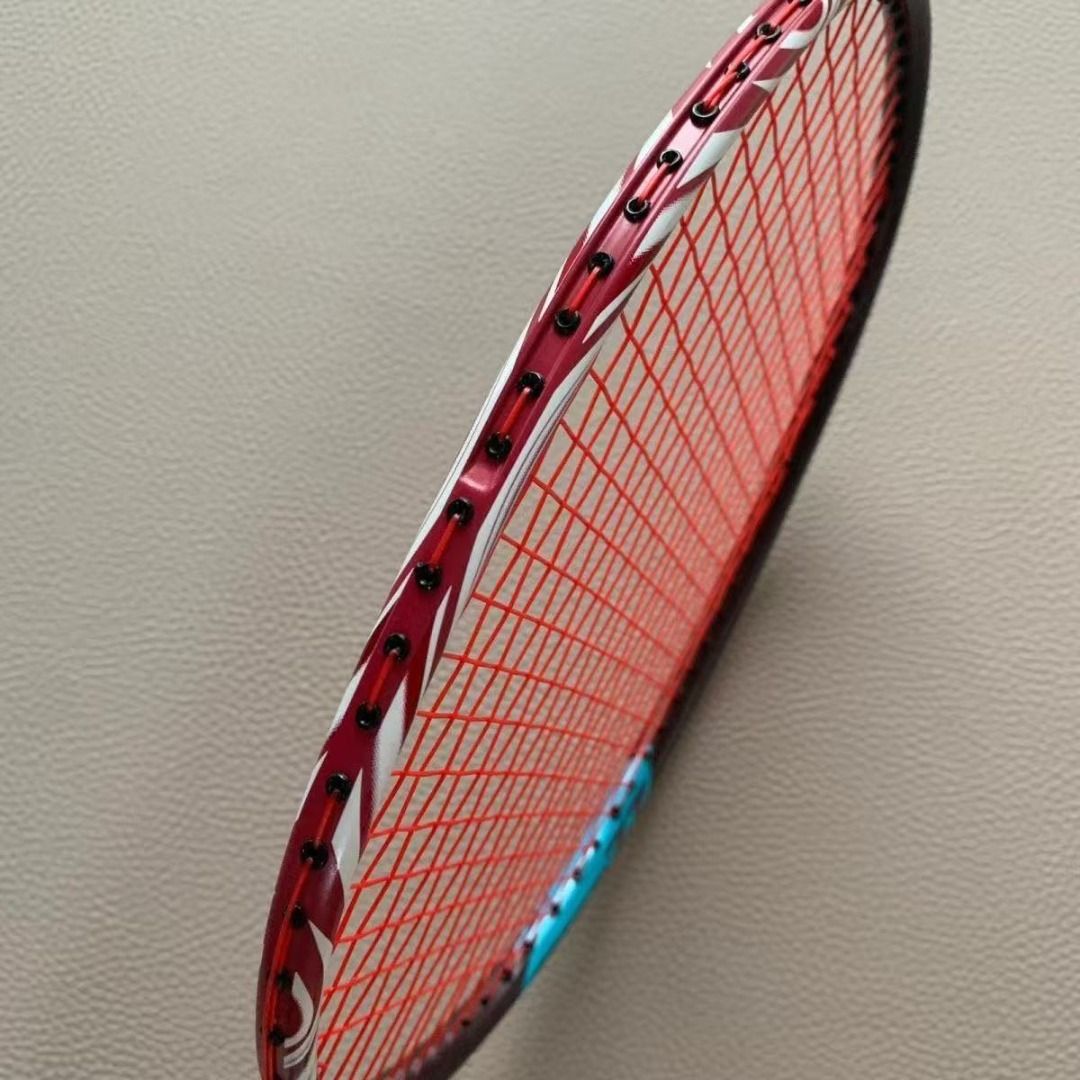🏸 Yonex Astrox 100zz 全新進攻型全碳素羽毛球拍古紅色, 運動產品