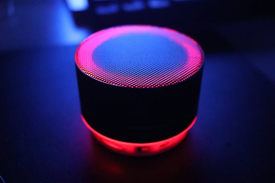 A10u Portable Wireless Mini Bluetooth Speaker (Category: Soundbars, Speakers & Amplifiers) located in Quezon City. Submitted by techfindsph (Listing ID 1390177577, Image 1). Description: Specs and Features: - Modes: Bluetooth, TF Card, AUX, FM, U-Disk - RGB Lights for dynamic effects - Bluetooth 4.3 connectivity - Micro-USB charging - Battery: 400mAh (3 hours playtime) - Output Power: 3W Package Includes: - 1× Speaker - 1× Micro-USB Cable - 1× Bo