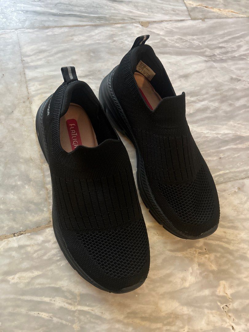 ABC Mart FlatLight (Category: Sneakers) located in Paranaque City. Submitted by Re_Up (Listing ID 1390102166, Image 3). Description: Never been used. Super comfy, unfortunately, not my style .