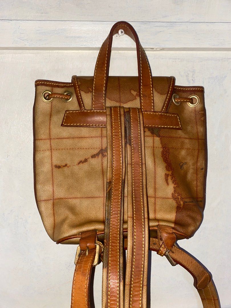 Alviero Martini Prima Classe Altas Map Backpack (Category: Luxury Bags & Wallets) located in Manila. Submitted by rosetteliab (Listing ID 1390126649, Image 3). Description: .