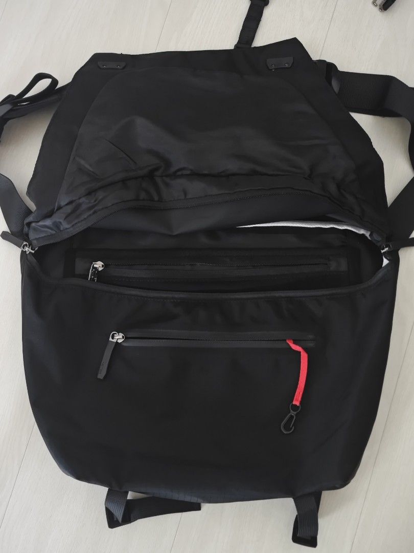 Arc'teryx Granville 10 courier bag (black), Men's Fashion, Bags