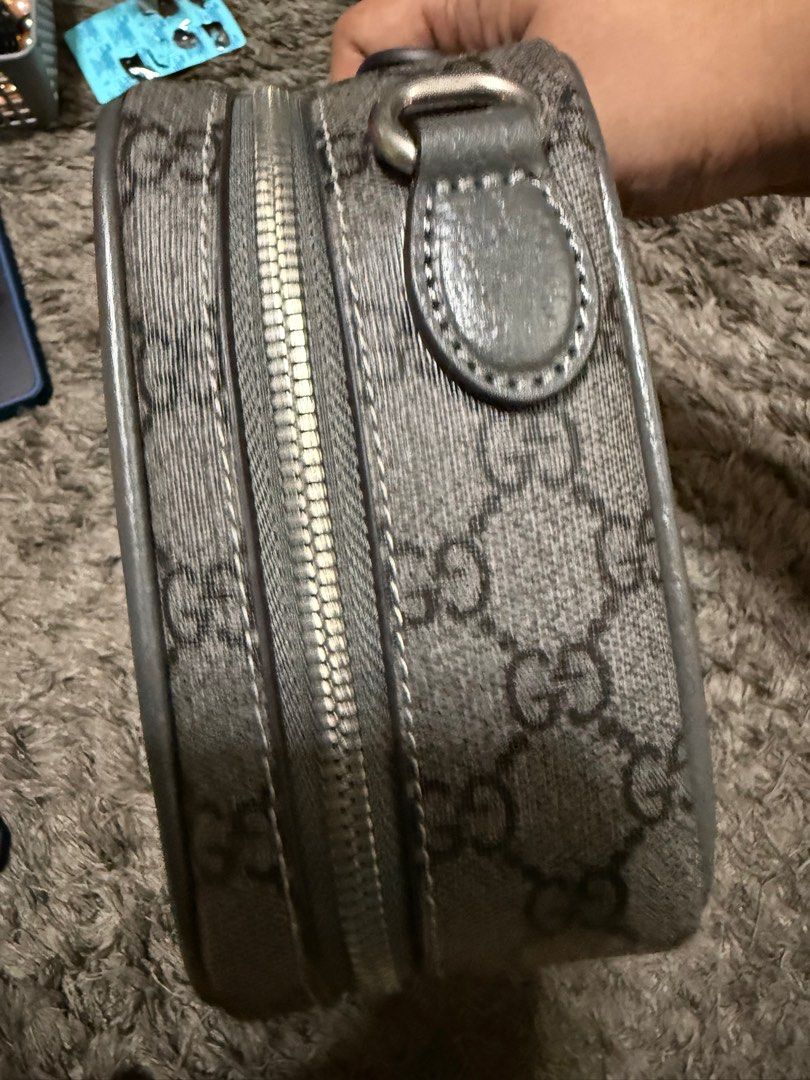 Authentic Gucci Top Handle (Category: Luxury Bags & Wallets) located in Pasig City. Submitted by balenciaga.couture (Listing ID 1390055258, Image 2). Description: with dustbag strap guaranteed authentic.
