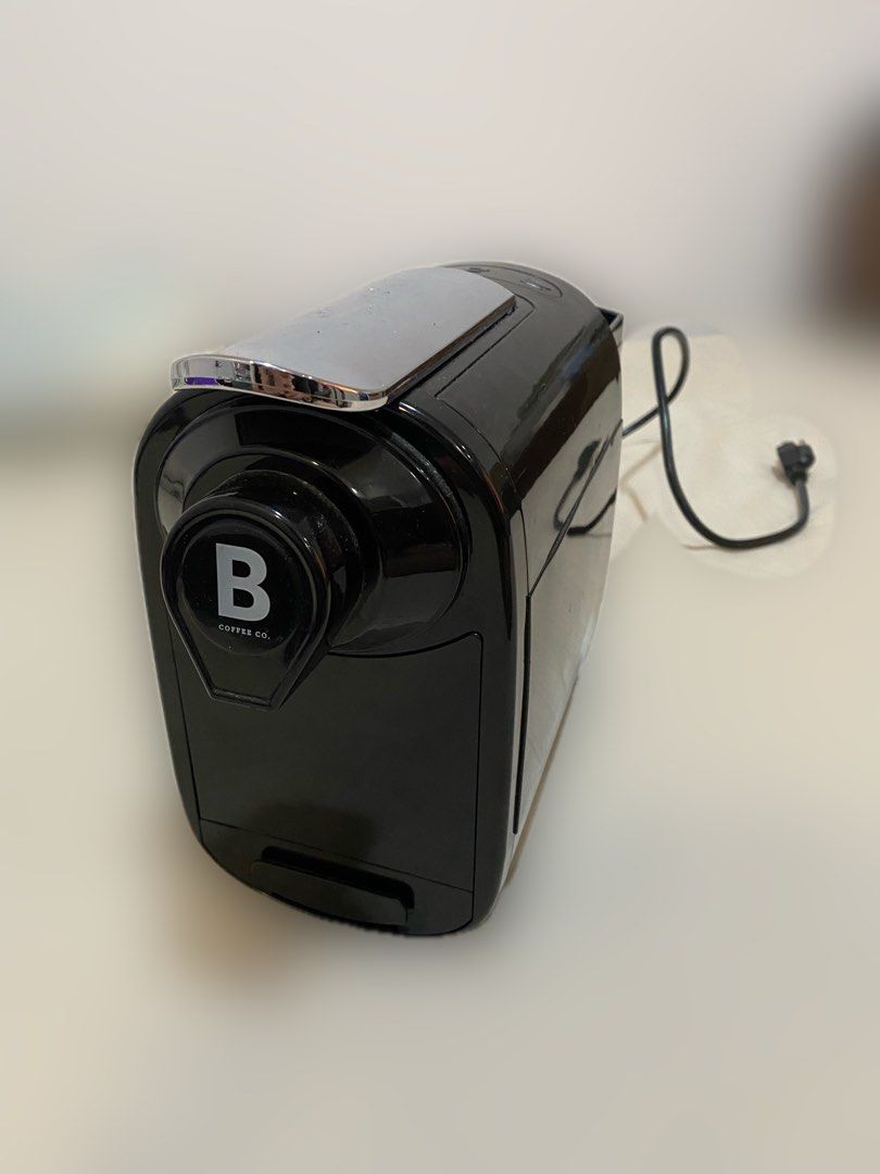 B Coffee Co. Freshman Machine - USED (Category: Coffee Machines & Makers) located in Las Pinas. Submitted by Yellowish (Listing ID 1390081886, Image 1). Description: No issues 15 cups max capacity Rfs: upgrade Interested buyer pls pm Loc: Las Pinas City, BF Resort.