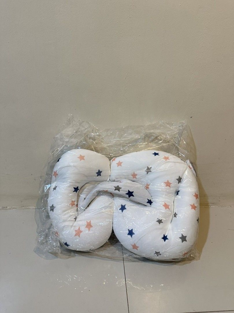 Baby bathtub with mat (Category: Other Baby Bathing & Changing Needs) located in San Fernando. Submitted by pambercloset (Listing ID 1390048004, Image 2). Description: .