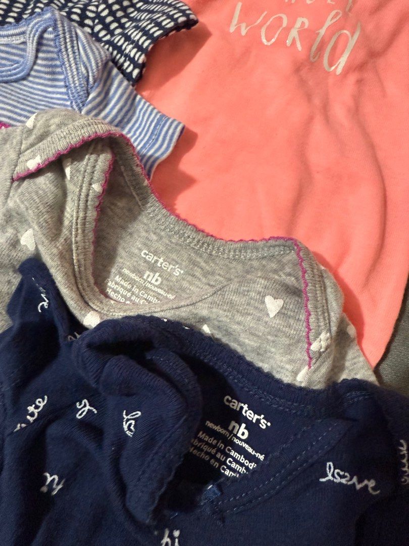 CARTERS ONESIES NB (Category: Babies & Kids Fashion) located in Mandaluyong City. Submitted by ekaadoll (Listing ID 1390041965, Image 2). Description: Take all 8pcs carters onesie and long sleeves All good condition No stain NEWBORN SIZE.