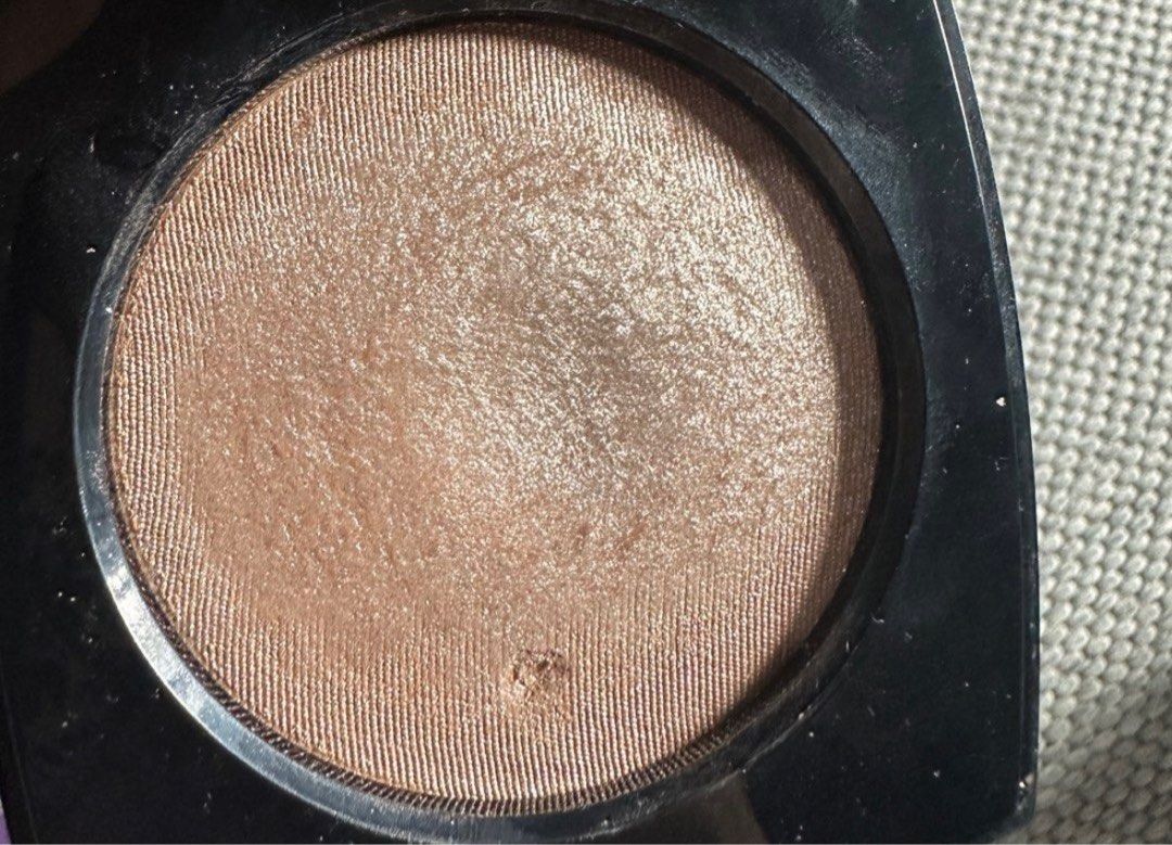 Chanel Highlighting Powder in Ivory Gold (Category: Makeup) located in Bacoor. Submitted by dunkinpanini (Listing ID 1390167766, Image 2). Description: Chanel Highlighting Powder in Ivory Gold ✨ Would rather keep than sell lower than what’s already posted. See condition of the product by swiping thru the images thank u :).