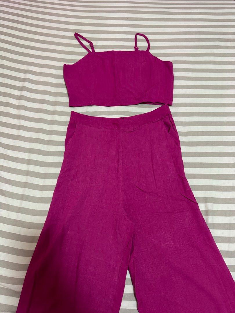 Linen Coordinates Coco Cabaña (Category: Sets or Coordinates) located in Pasig City. Submitted by kittyyshops (Listing ID 1390205738, Image 1). Description: Linen Coordinates Brand: Coco Cabana Size: S Never used. Kept in closet only. .