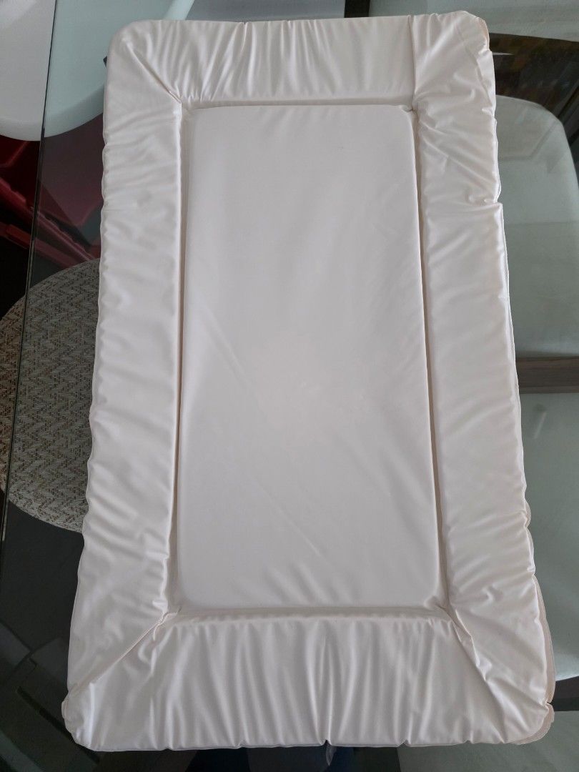 Dream Upon a Cloud Luxury Changing Mattress (Category: Changing Mats & Accessories) located in Makati City. Submitted by kaisabb (Listing ID 1390042027, Image 2). Description: ✨ Dream Upon a Cloud Luxury Changing Mattress ✨ Soft, padded, and stylish – perfect for comfy diaper changes. ❌ Cloud pillow not included Gently used, great condition.