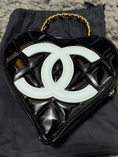 (Category: ) located in . Submitted by balenciaga.couture (Listing ID 1390055049, Image 1). Description: .