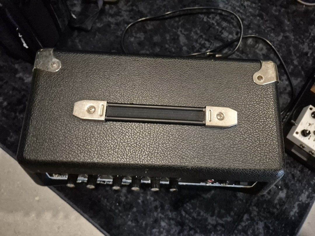Fender Frontman 15G Electric Guitar Amplifier (Category: Soundbars, Speakers & Amplifiers) located in Quezon City. Submitted by njoy888 (Listing ID 1390043932, Image 2). Description: For Sale Fender Frontman 15G 15 watts Electric Guitar Amplifier Perfect for Home/Indoor Use Practice Amp Like New Condition No Issues Congressional Ave Quezon City rfs: upgraded to a 50watt amp.