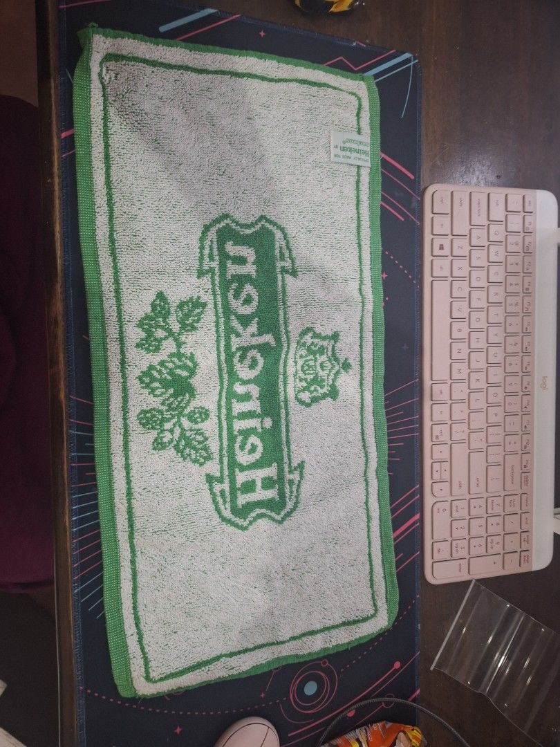 Heineken Small Green Face Towel (Category: Towels, Napkins & Holders) located in Calatagan. Submitted by zigi_finds (Listing ID 1390143932, Image 3). Description: shipping via j&t. payment via gcash or bpi.