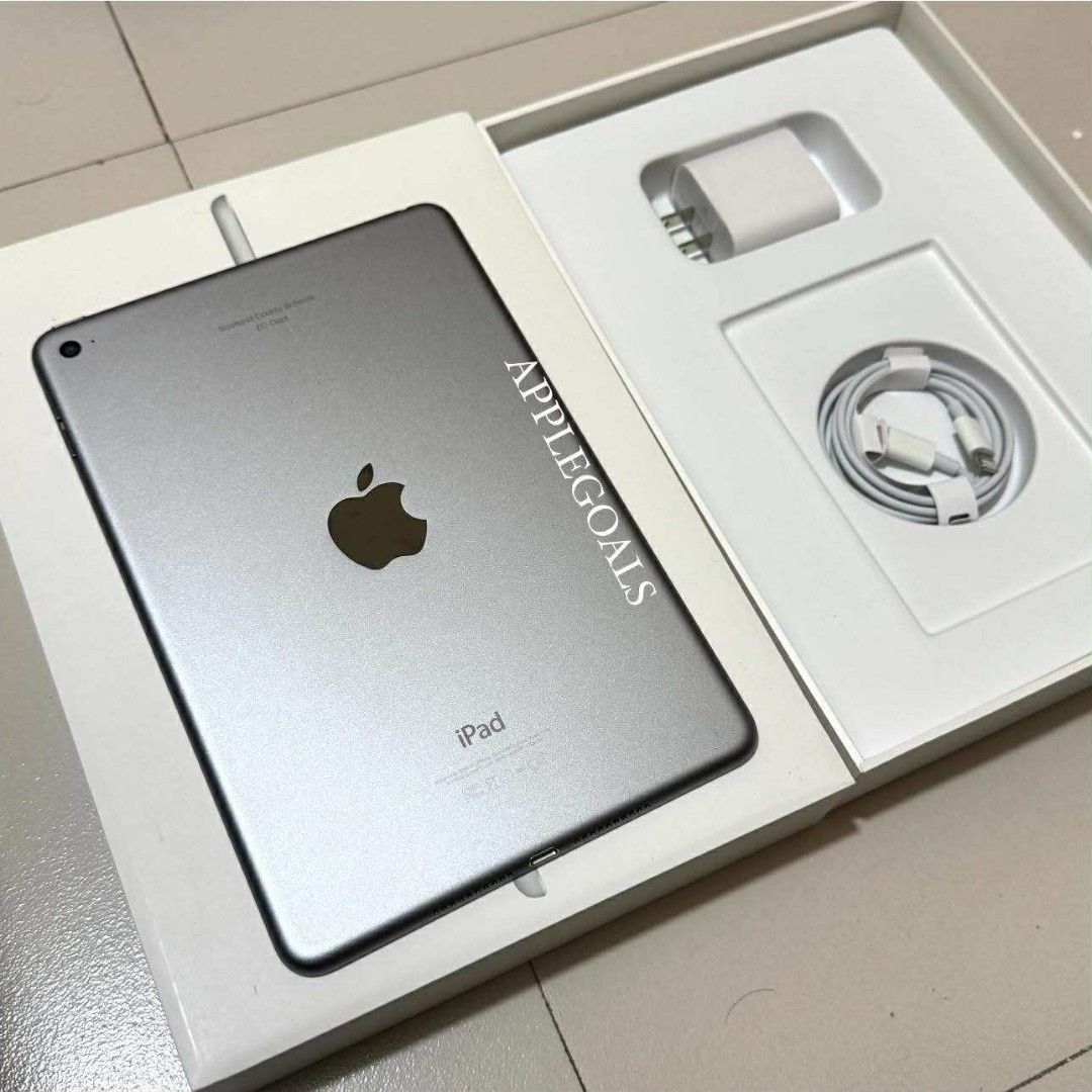iPad Mini 4 128gb (Category: iPad) located in Manila. Submitted by zionmerced (Listing ID 1390048524, Image 1). Description: For sale iPad mini 4 128gb Wifi only 128gb storage No dents nor scratches US variant Inclusions: 20w charger set Box Location: Abad santos manila.