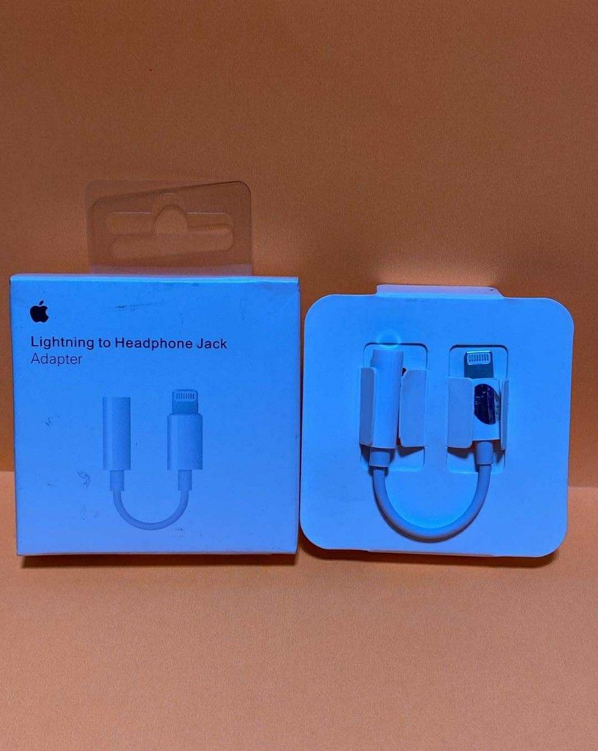 Lightning to headphone jack adapter (Category: Earphones) located in Manila. Submitted by milasgadgetph (Listing ID 1390106440, Image 1). Description: .