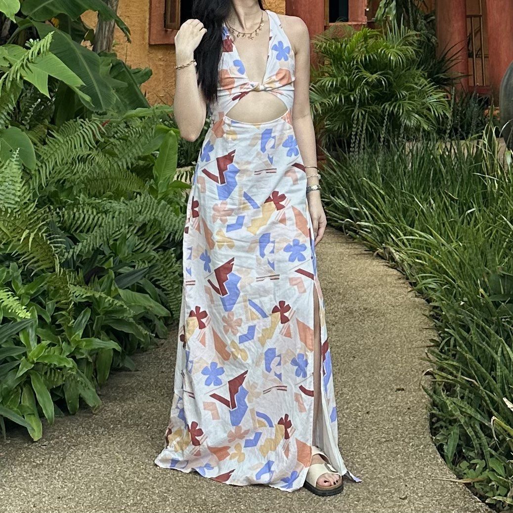 Long printed dress (Category: Dresses) located in Cainta. Submitted by ree_declutters (Listing ID 1390165398, Image 1). Description: Long printed dress Used once only Bought from carousell app Actual when worn posted Model measurements: Height: 5ft bust: 30inch / 76cm waist: 25.5inch / 65cm hips: 33 inch / 84cm Tags: Beach dress Summer dress Long dress Halter long dress Backless long dress Maxi dress Casual dress.