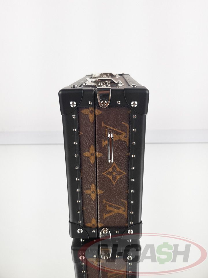 Louis Vuitton Monogram Macassar Clutch Box (Category: Luxury Bags & Wallets) located in Makati City. Submitted by luxury_by_ncash_2 (Listing ID 1390070017, Image 3). Description: N-Cash Pawnshop "Instant Cash for Bags, Watches, Cars, and Electronics" https://www.ncash-pawnshop-philippines.com/ Louis Vuitton Monogram Macassar Clutch Box BRAND: Louis Vuitton Brand New M20252 Clutch Box The interior is lined in black leather Made in Italy ITEM INCLU
