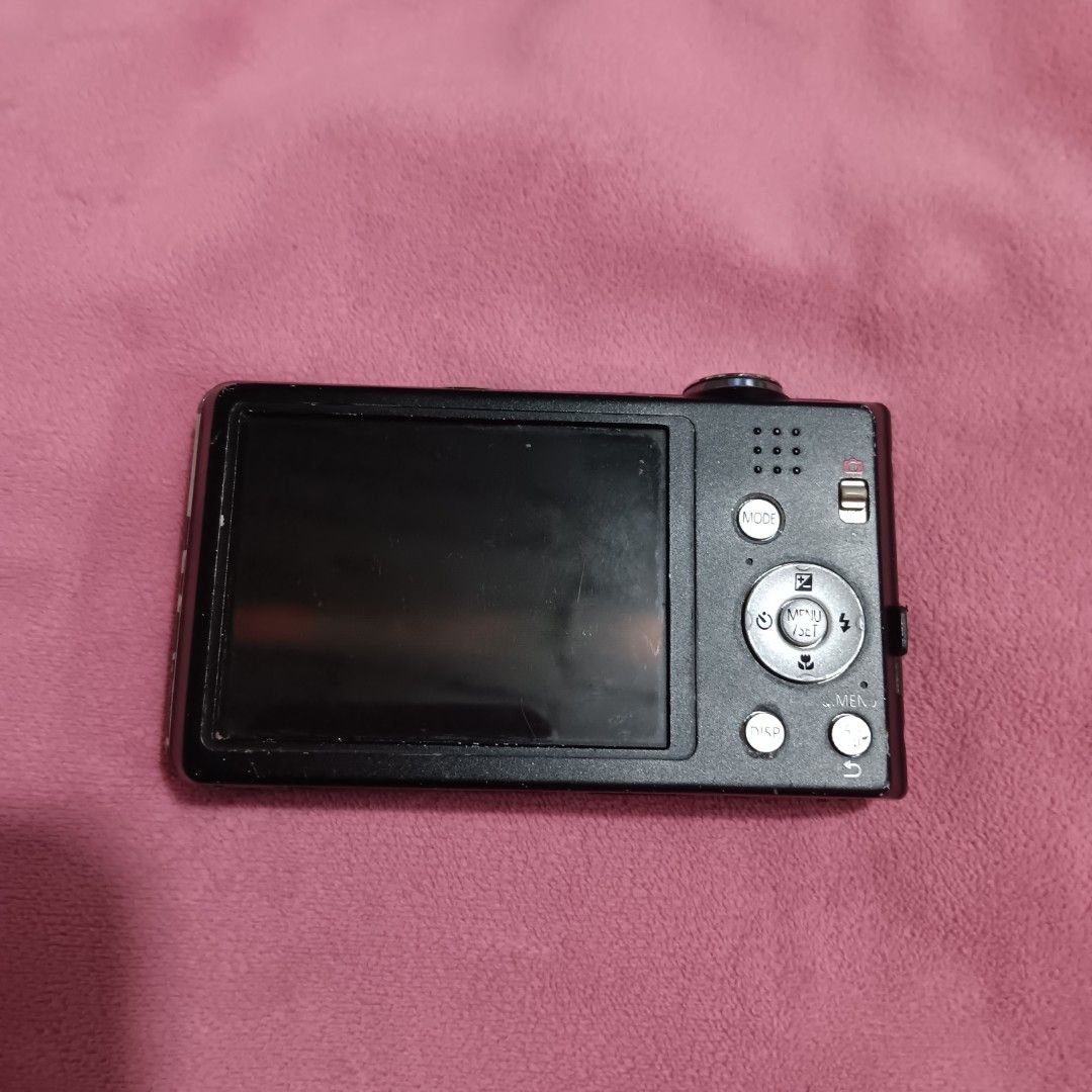 LUMIX DMC-FH2 (Category: Cameras) located in Manila. Submitted by ak1302 (Listing ID 1390120821, Image 3). Description: buy at your own risk! [edited: sale price! basically just buy the bnew batt lmao) [for repair] haven't tested yet since may lens error (mga 1k-1500 siguro cost ng repair nya) nag oopen and maririnig mo na parang trinatry lumabas yung lens pero di nag ppop up! lumalabas lang sa screen na may system error (last slide) cosmetic rat
