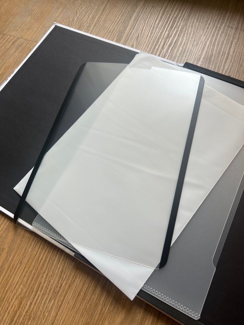Magnetic Matte Paper Like Screen (Category: Monitor Screens) located in Manila. Submitted by declutter_gurl (Listing ID 1390101298, Image 2). Description: Magnetic and can be attached kahit may screen protector Size: 10.9 .