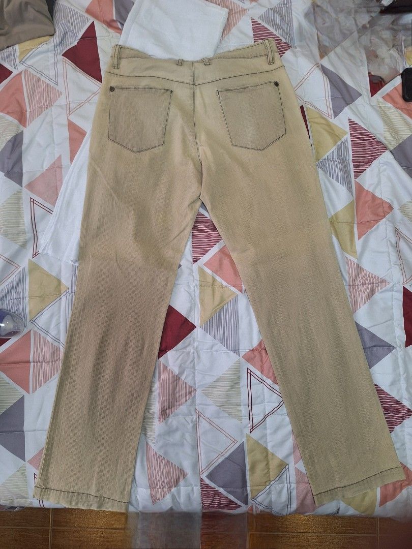 Memo Men’s Pants | Size 31 | Beige Khaki | COD (Category: Chinos) located in Odiongan. Submitted by jayortiz14 (Listing ID 1390122114, Image 2). Description: Brand: Memo Size: 31 Color: Beige Khaki Comfortable straight fit Pre-loved, with signs of wear but still good for casual use or work-from-home wear Affordable option for everyday pants Condition: Used (see photos for actual condition).