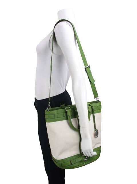 Michael Kors kingsbury bucket bag (Category: Luxury Bags & Wallets) located in Binan City. Submitted by mscocobutter (Listing ID 1390219149, Image 3). Description: Michael Kors kingsbury bucket bag Green/White canvas 2 Way Bag with dustbag and strap Authentic bought @Greenbelt makati slight nego :) .