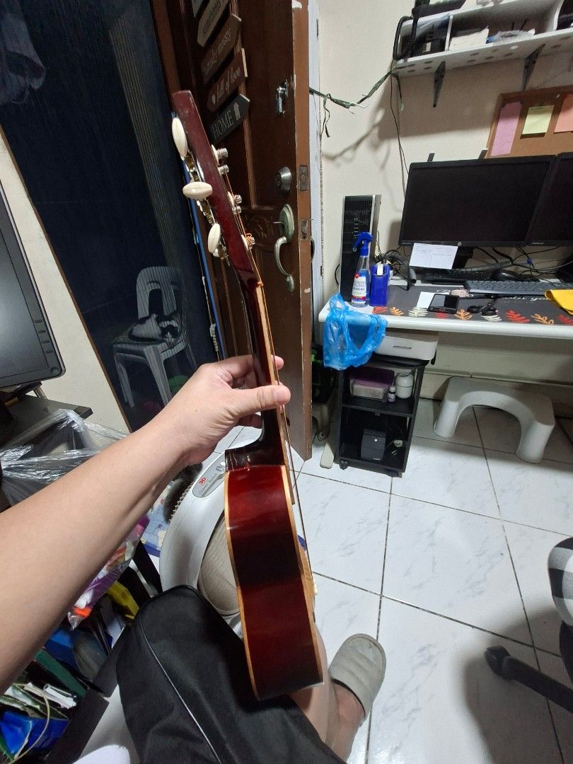 Mini guitar 6 strings (Category: Musical Instruments) located in Quezon City. Submitted by cygonzalo (Listing ID 1390186540, Image 3). Description: Mini guitar 6 strings bag included location: Lagro Quezon City open to swapping with any other item.