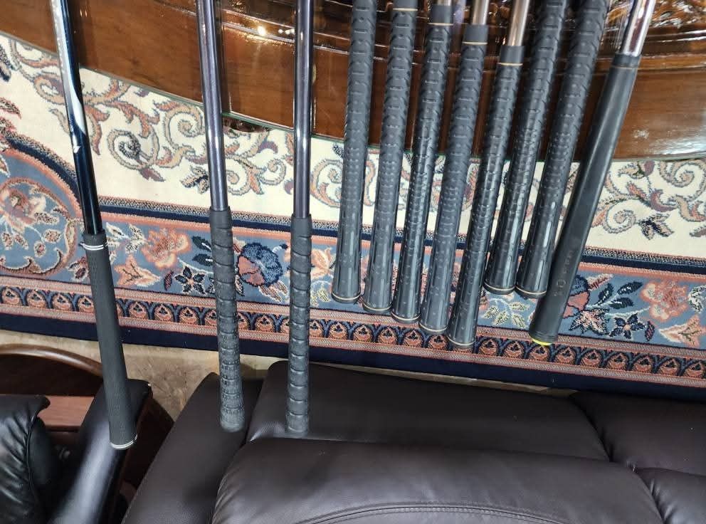 Mizuno Master Flag Golf Set (Category: Golf) located in Paranaque City. Submitted by chips24 (Listing ID 1390081487, Image 2). Description: For Sale Mizuno Set *Mizuno Master Flag R flex graphite shaft irons *Powerplay woods *Mizuno MP100 9.5° driver *Mizuno putter & Mizuo bag included for only 15.8k pick up Bf Paranaque free shipping within MM..