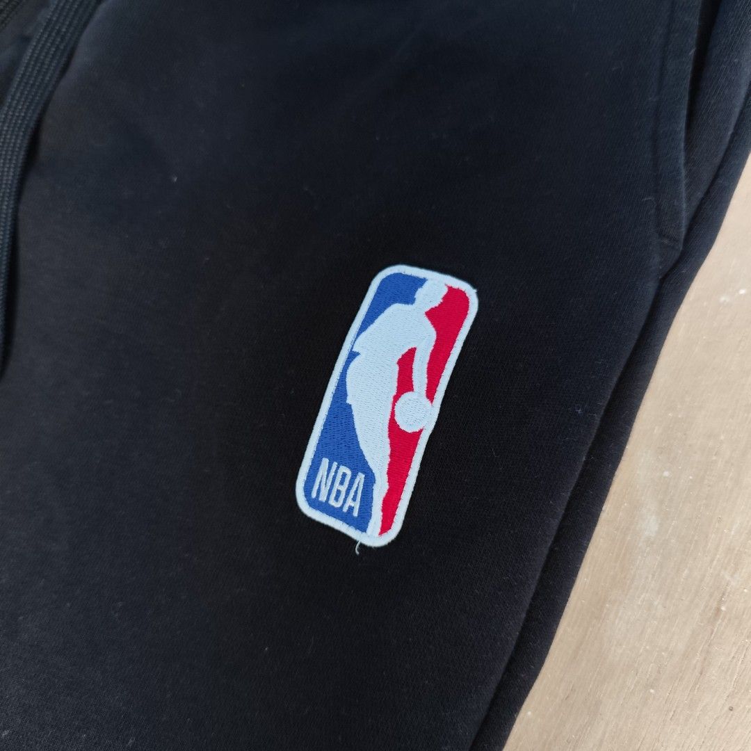 NBA x Jack & Jones Jogger Sweat Pants (Category: Joggers) located in Quezon City. Submitted by reformistfixedfit_onig (Listing ID 1390109203, Image 2). Description: NBA x Jack & Jones Jogger Sweat Pants 36" LENGTH 13" THIGHT 5" LEG OPENING 28" Waistline "Free Size since Garterized" MINE - 400Php + SHIPPING FEE NO ISSUE! MUST HAVE! EXCELLENT CONDITION! GOOD FABRICS! HEAVY COTTON! READY TO WEAR!.