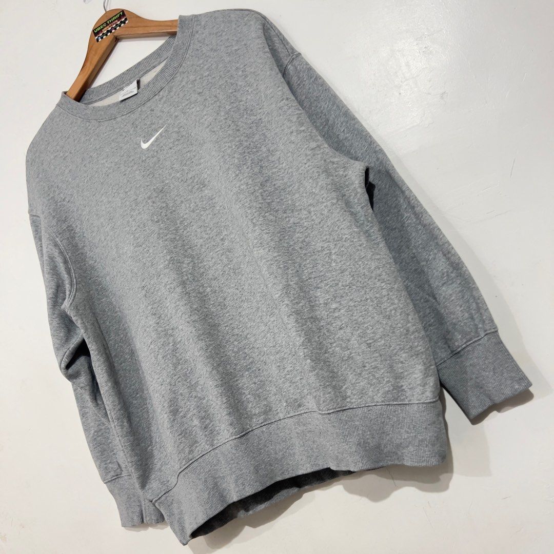 Nike mid swoosh (Category: Activewear) located in Cebu City. Submitted by ubecthrift (Listing ID 1390120347, Image 3). Description: .