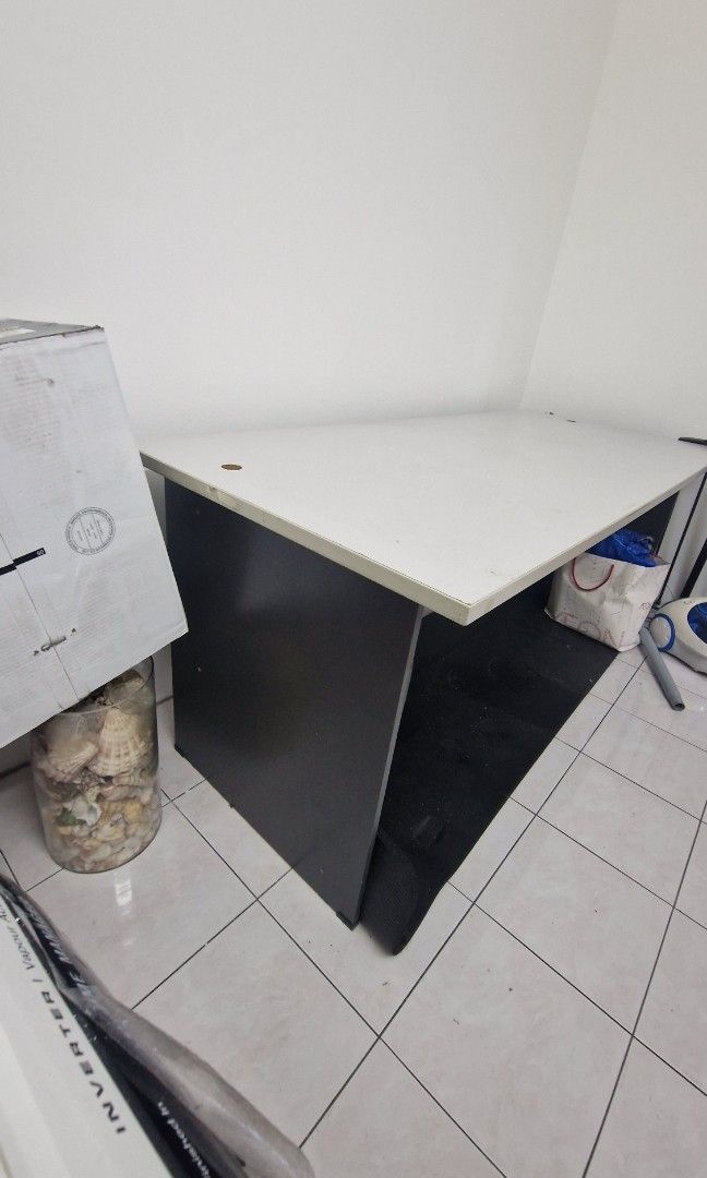 Office / computer table (Category: Tables & Sets) located in Ayer Keroh. Submitted by lashk (Listing ID 1390156079, Image 2). Description: Letting go Office table - 5ft long.