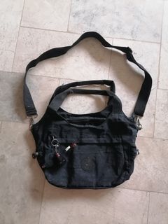(Category: ) located in . Submitted by silver_shopping (Listing ID 1390102217, Image 1). Description: .