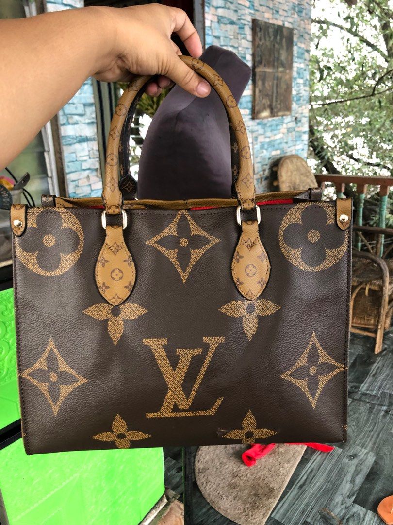 OTG medium (Category: Luxury Bags & Wallets) located in Ozamiz City. Submitted by kapesteba112457 (Listing ID 1390120242, Image 1). Description: NO CODE.. fresh from korea box selection.. may Nakita Ako pa check Ng every photos poh . di Nakita n supplier Ang issue . kaya sale . lugi sale.
