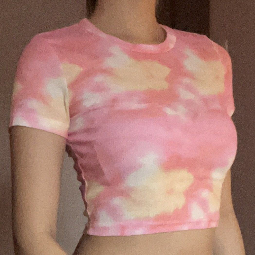 Pink tie-dye cropped top (Category: Shirts) located in San Juan City. Submitted by lemoncakes1 (Listing ID 1390120465, Image 2). Description: Fits XS-S.