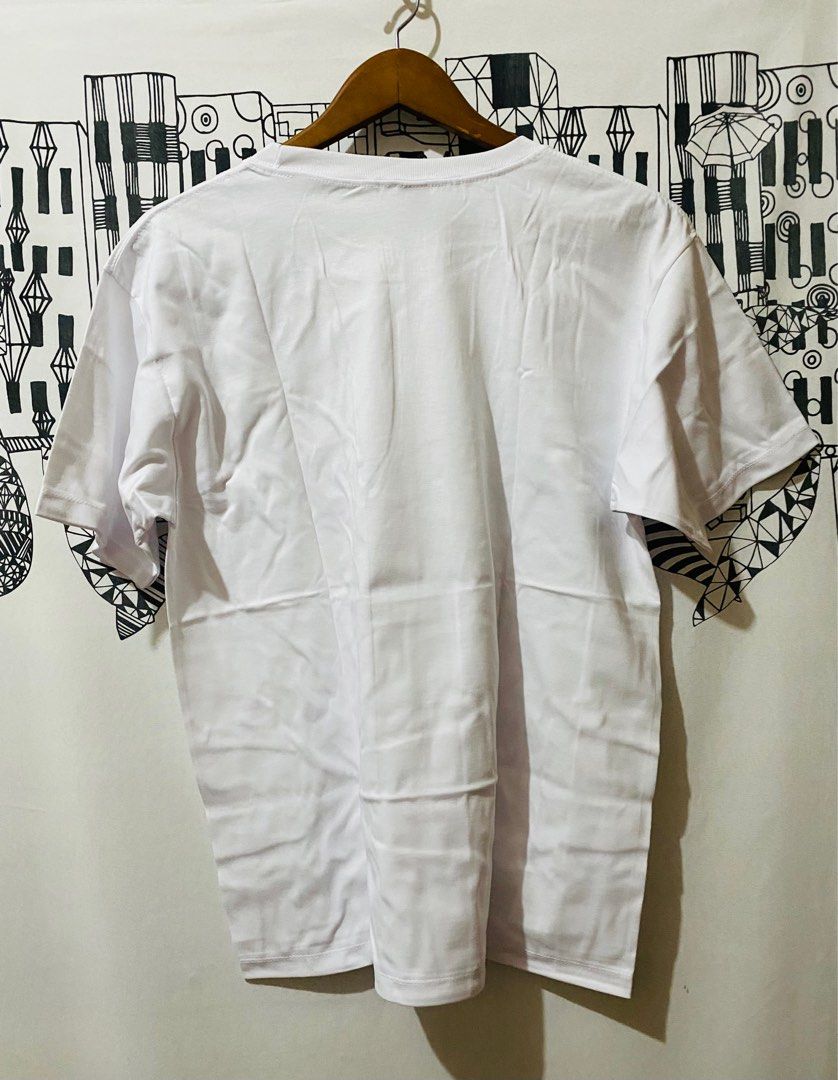 Plain white cotton T-shirt makapal (Category: Tshirts & Polo Shirts ) located in Quezon City. Submitted by hirono18 (Listing ID 1390106902, Image 2). Description: Plain white cotton T-shirt makapal.