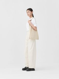 由 b_clothes (刊登 ID 1390199267，圖片 1) 提交，位於 的 (類別：)，說明：。