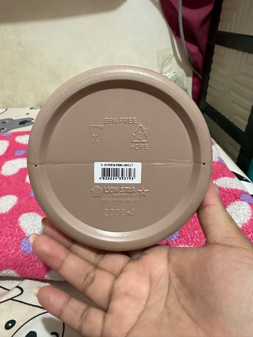 PORTA WATER JUG (Category: Water Bottles & Tumblers) located in Paranaque City. Submitted by mhabhee (Listing ID 1390054539, Image 3). Description: 2L Never used Rfs: bought another in diff color .