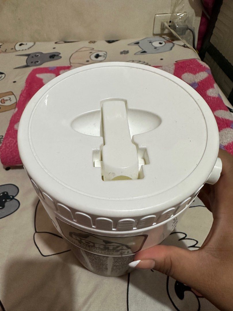PORTA WATER JUG (Category: Water Bottles & Tumblers) located in Paranaque City. Submitted by mhabhee (Listing ID 1390054539, Image 2). Description: 2L Never used Rfs: bought another in diff color .