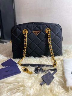 (Category: ) located in . Submitted by bagsandmanymanymore1 (Listing ID 1357411771, Image 1). Description: .