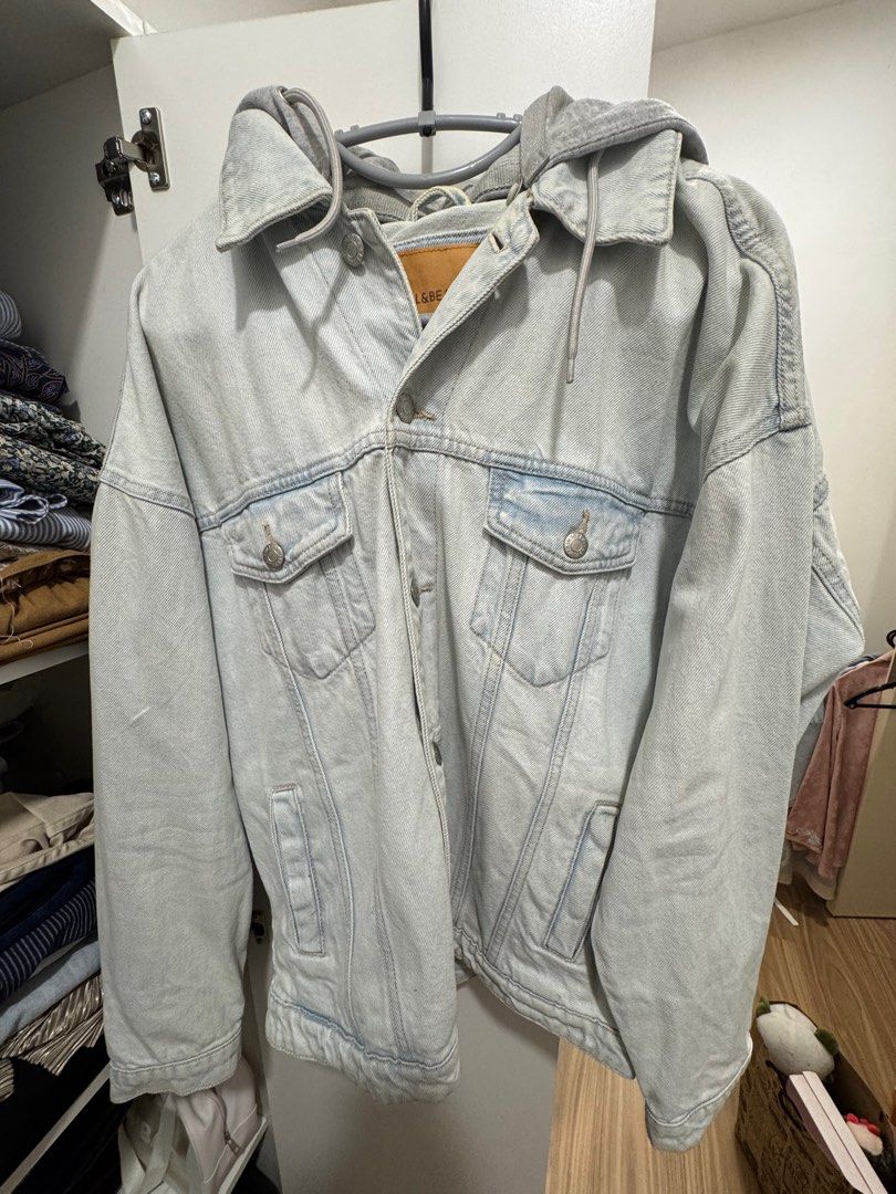 Pull & Bear Denim Jacket (Category: Coats, Jackets and Outerwear) located in Bangi. Submitted by ijadd (Listing ID 1390164418, Image 1). Description: Rarely Use, last at Balkan Pit 27 Cod KL Megan Avenue 1 Postage Available.