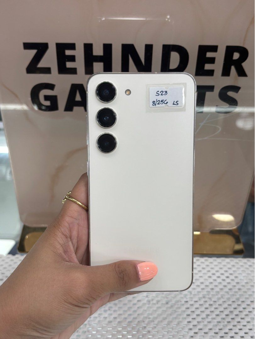 SAMSUNG S23 8/256GB OPENLINE (NTC APPROVED) (Category: Samsung) located in San Juan City. Submitted by desireebayal96 (Listing ID 1390135945, Image 1). Description: SAMSUNG GALAXY S23 * NTC APPROVED * 8|256GB * DUAL SIM * OPENLINE * ANY SIM * 99% SMOOTH * NO DENTS * NO ISSUE * NO HISTORY OF REPAIR * NO AMOLED BURN * NO DEAD PIXEL OPEN FOR COD SAME DAY DELIVERY PLUS SHIPPING FEE MESSAGE ME DIRECTLY FOR MORE INFO Store located📍2nd floor Vmall Gree