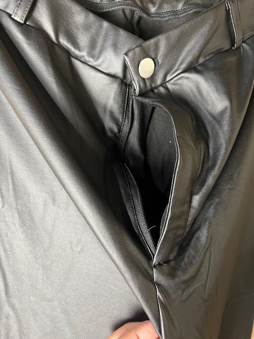 Shein Leather Pants (Category: Other Bottoms) located in Manila. Submitted by lunalucasluna (Listing ID 1390065464, Image 3). Description: Selling Low: Shein Leather Pants brand new pouch (Issue: no zipper) .