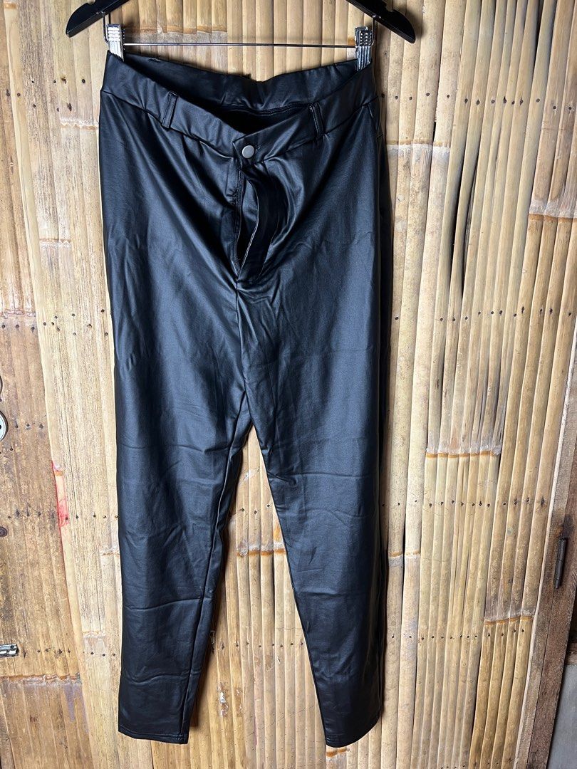 Shein Leather Pants (Category: Other Bottoms) located in Manila. Submitted by lunalucasluna (Listing ID 1390065464, Image 1). Description: Selling Low: Shein Leather Pants brand new pouch (Issue: no zipper) .