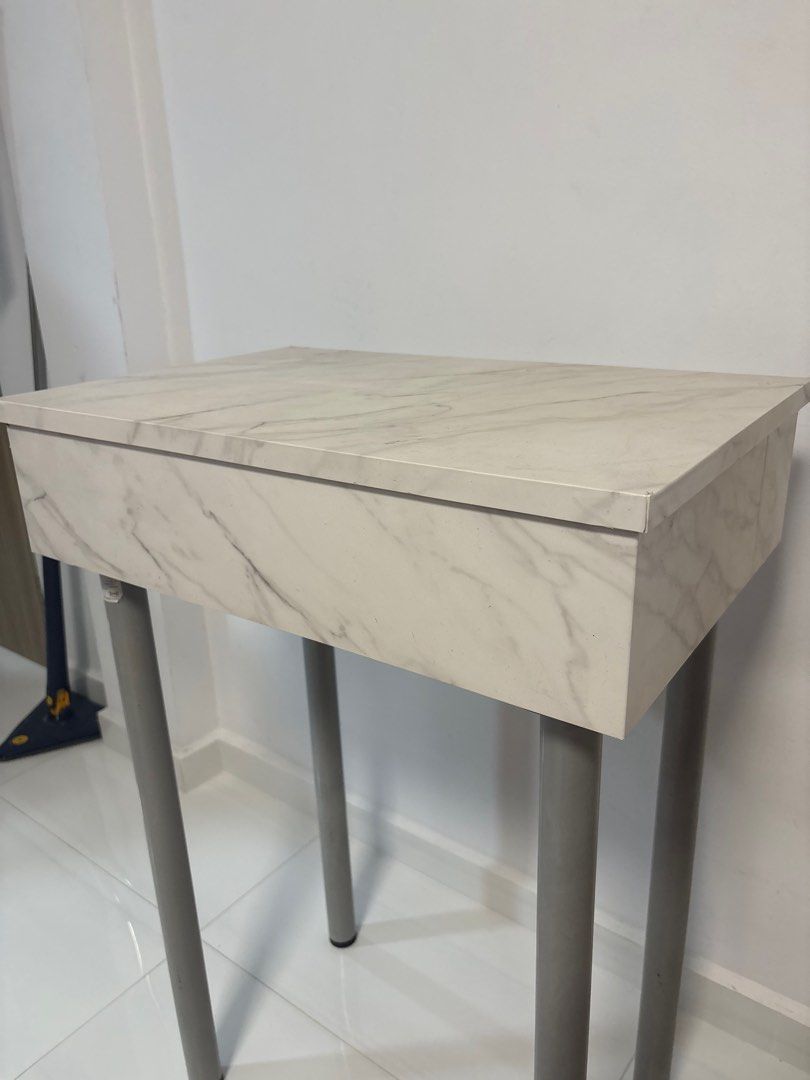 Side Table (Category: Tables & Sets) located in Singapore. Submitted by ronolution (Listing ID 1390115053, Image 2). Description: Inclusive of detachable legs ( ikea kind) SELF COLLECT AMK AREA.