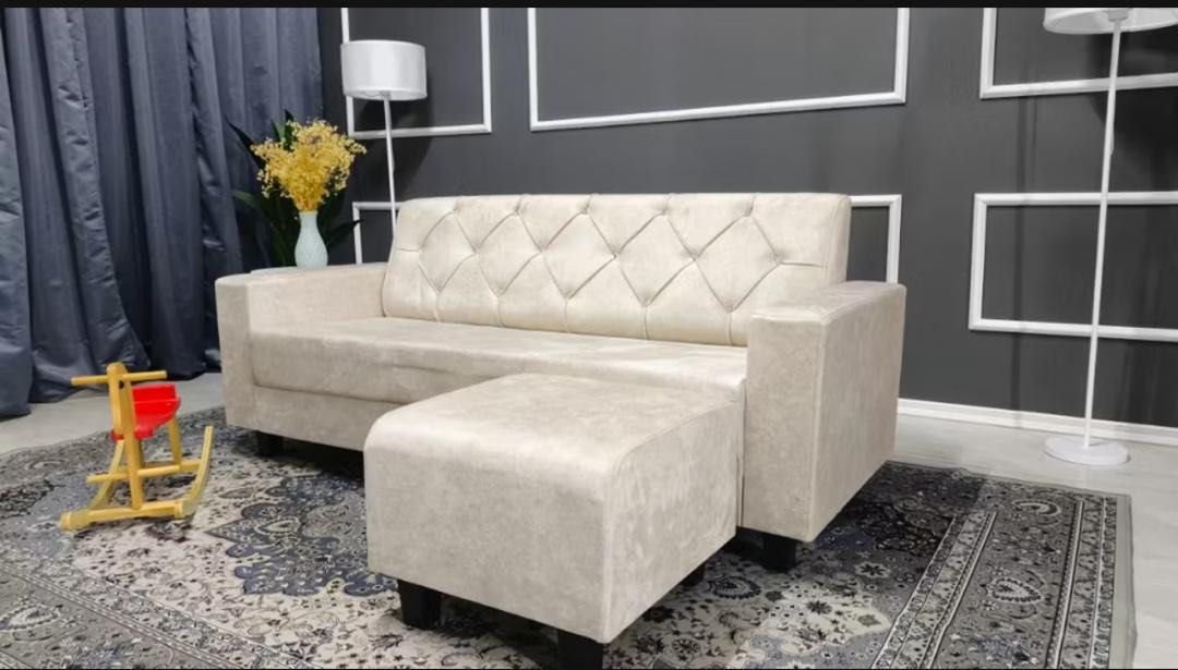 Sofas (Category: Sofas) located in Kuala Lumpur. Submitted by syuwin (Listing ID 1390069414, Image 3). Description: Rm350 rm350 rm350 semarak merdeka Meterial Leather Fabric Baldu Cod area KL , Seremban , Melaka Normal price rm499.