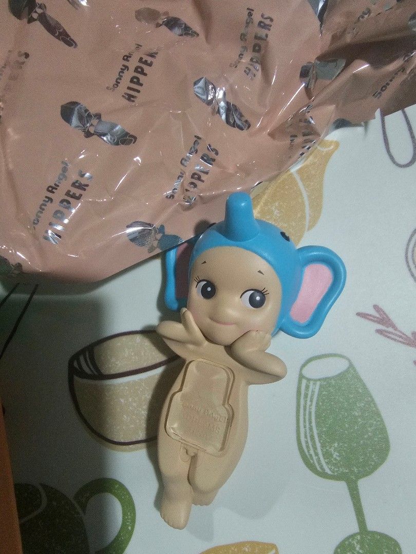 Sonny Angel hippers - elephant (Category: Designer & Blind Box Toys) located in Las Pinas. Submitted by gl3nndita (Listing ID 1390155780, Image 2). Description: Dreams Original Open box, open foil, with leaflet.