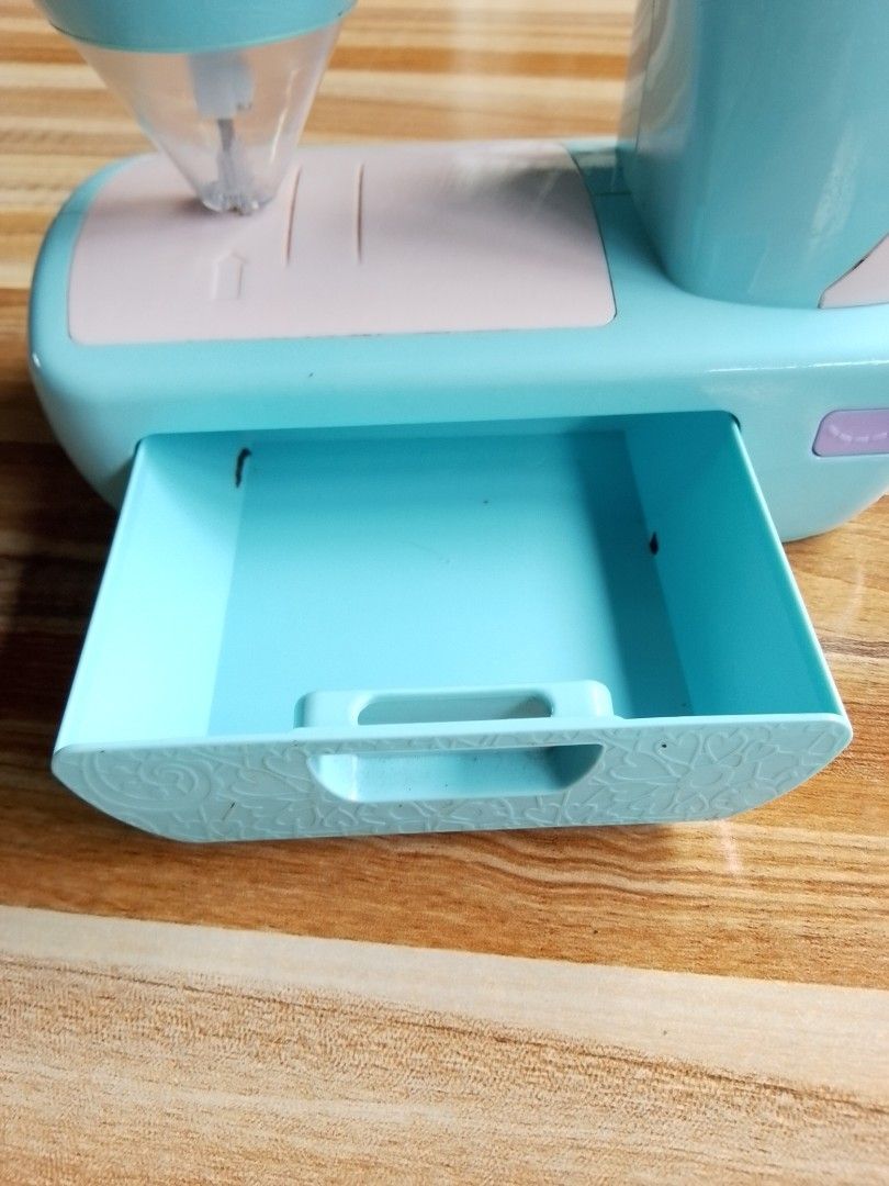 Sumikko Gurashi sewing machine (Category: Craft Supplies & Tools) located in Davao. Submitted by Ysang40 (Listing ID 1390035476, Image 3). Description: working po ito.
