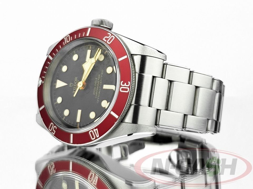Tudor Black Bay Red (Category: Luxury Watches) located in Quezon City. Submitted by luxury_by_n-cash (Listing ID 1390189128, Image 3). Description: N-Cash Pawnshop "Instant Cash for Bags, Watches, Cars, and Electronics" https://www.ncash-pawnshop-philippines.com/ Tudor Black Bay Red Ref. 79230R 41mm steel case In-house movement Local AD 2020 9.5 out of 10. Like new. Complete retail package Php 148,000 For more details and photos visit: https://ww