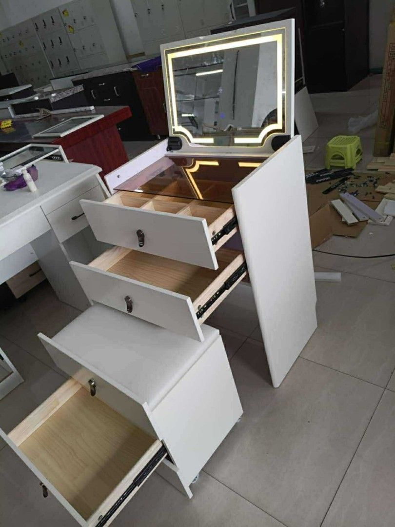 Val 2in1 Vanity Set (Category: Mirrors) located in Manila. Submitted by dolorchris69891 (Listing ID 1390045853, Image 2). Description: 2in1 Vanity Set Same day delivery Brand new gcash payment pagdating ng item sa buyer.