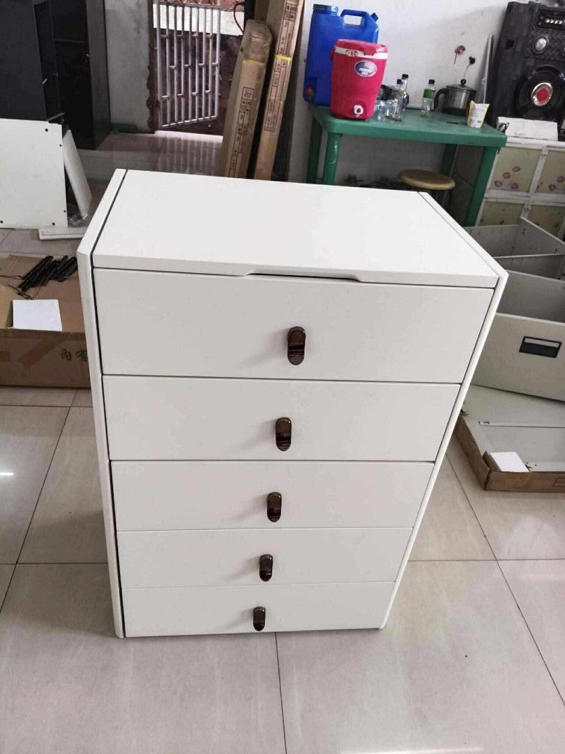 Val 2in1 Vanity Set (Category: Mirrors) located in Manila. Submitted by dolorchris69891 (Listing ID 1390045853, Image 3). Description: 2in1 Vanity Set Same day delivery Brand new gcash payment pagdating ng item sa buyer.