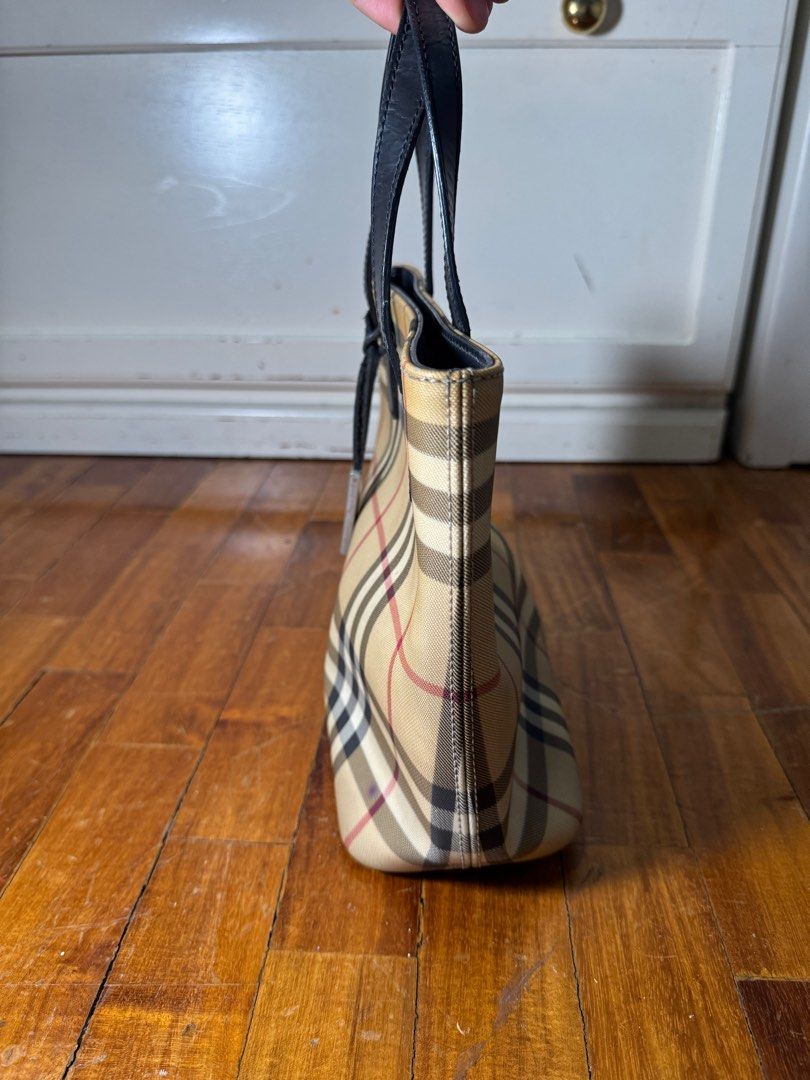 Vintage Burberry Mini Tote (Category: Luxury Bags & Wallets) located in Quezon City. Submitted by jasminelorrainelim (Listing ID 1390181274, Image 2). Description: clean interiors too small for me now. lowballers will be blocked. rfs: i’ve outgrown my collection .